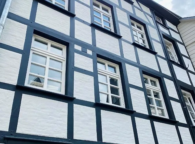 Semesterbostad House Burgblick2 With Garden - Vosproperties Monschau