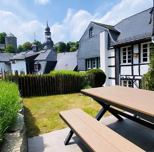 House Burgblick2 With Garden - Vosproperties Semesterbostad *